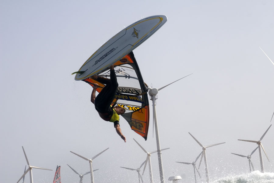 GC06 7 Phil Horrocks one handed Phil Horrocks one handed