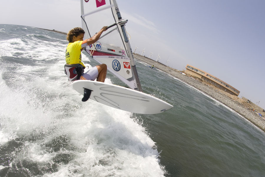 GC06 11 E64 013 E64 013