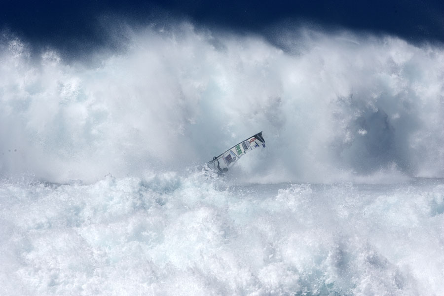 Wrong place at wrong time Wrong place at wrong time