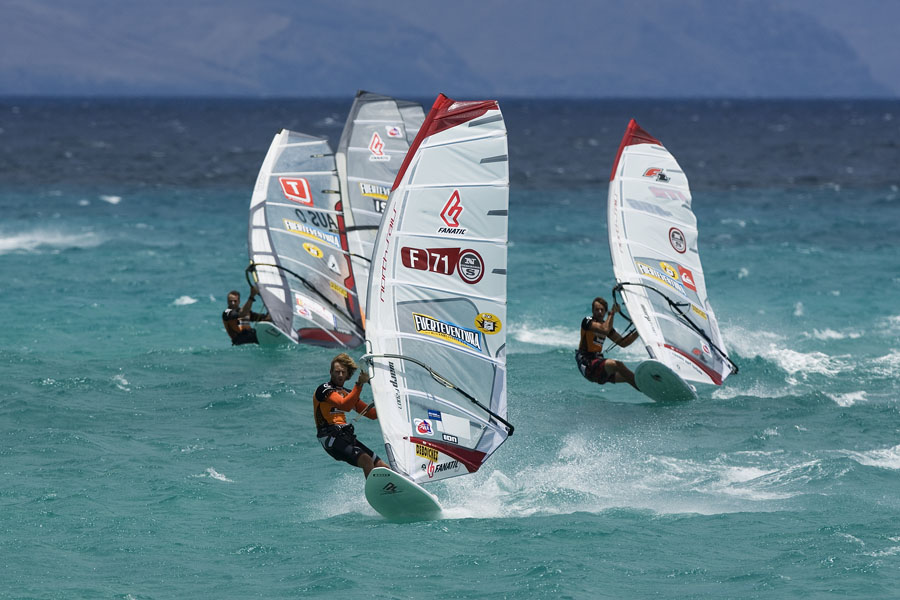 F07 sl Cyril leads the way! Cyril leads the way!