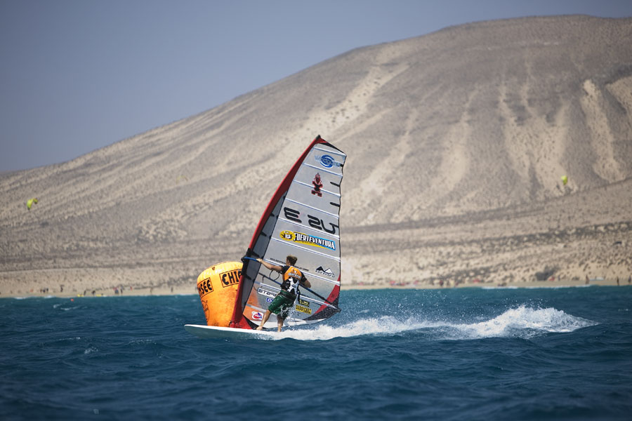 F07 sl Kevin Pritchard out in front Kevin Pritchard out in front