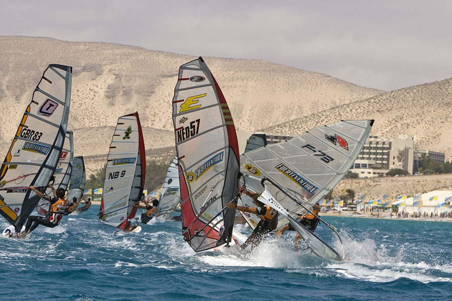 F07 sl Matt Pearch crashes into Ben Van Der Steen Matt Pearch crashes into Ben Van Der Steen