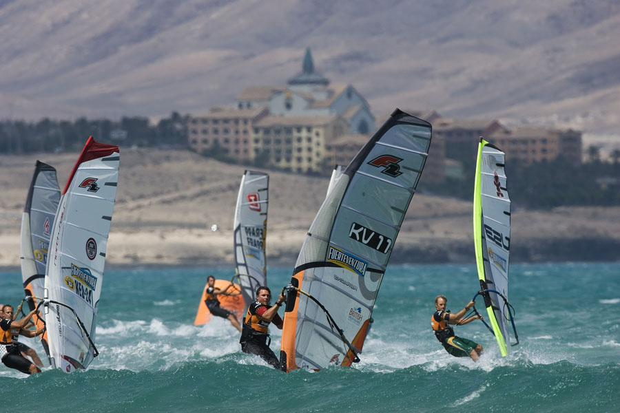 F07 sl Maynard takes fifth Maynard takes fifth