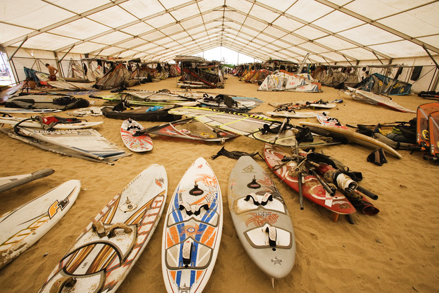 F07 ls Tools down in the rigging tent Tools down in the rigging tent