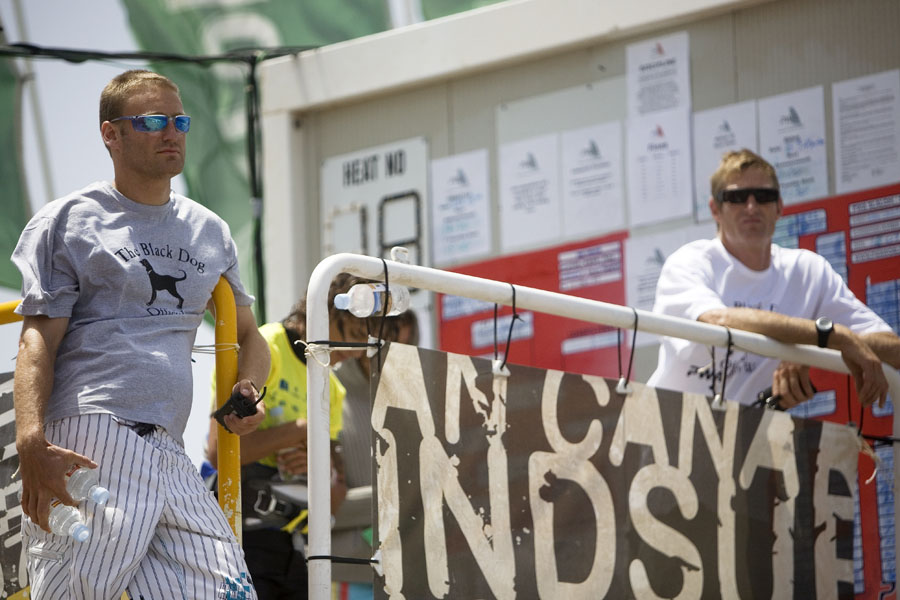 GC07 ls The crew check the action The crew check the action