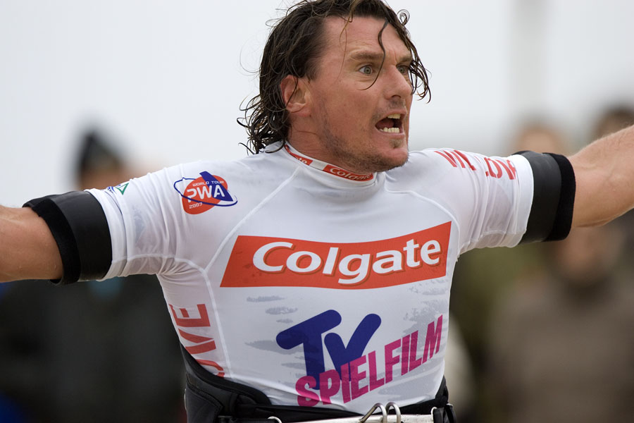 S07 ls Maynard sees red! Maynard sees red!