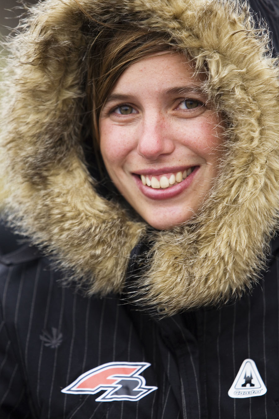 S07 ls Steffi Wahl keeps warm Steffi Wahl keeps warm