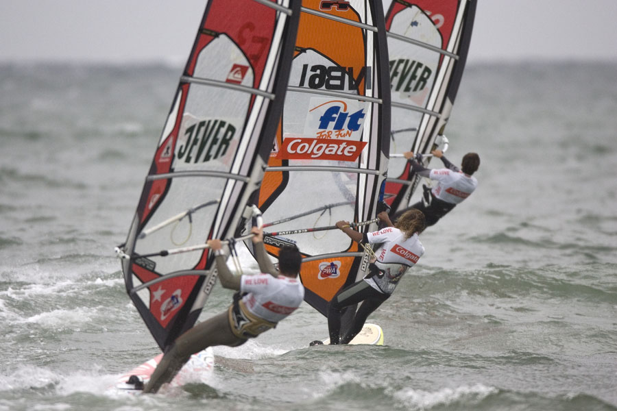 S07 fs Heading out Heading out