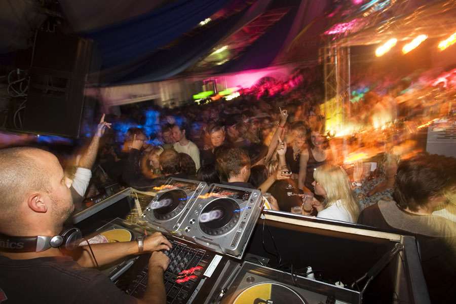 S07 ls party time in the tent Party time in the tent