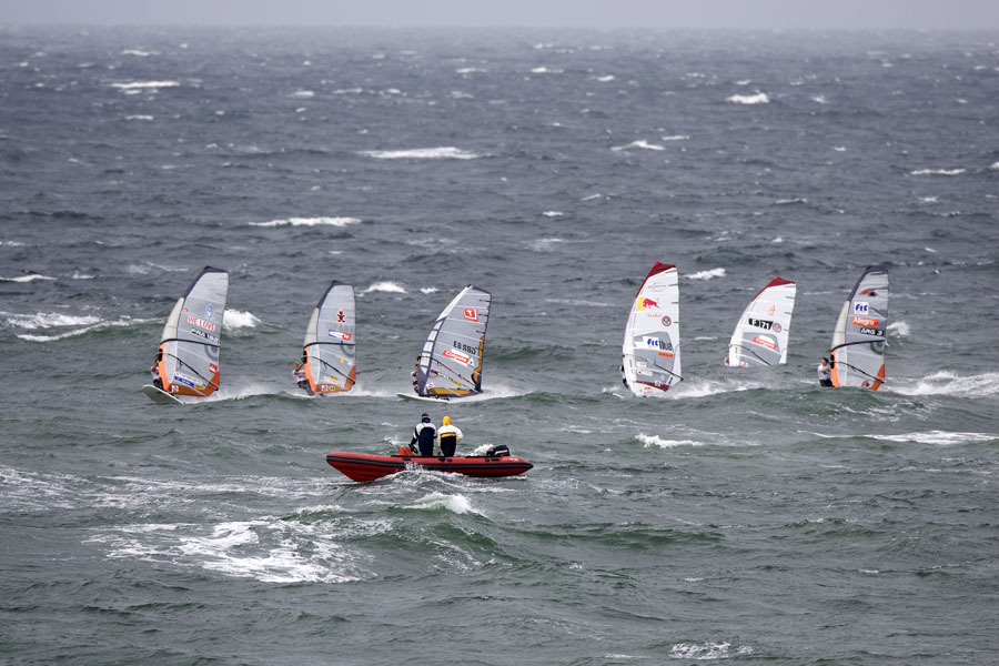 S07 sl Race action Race action