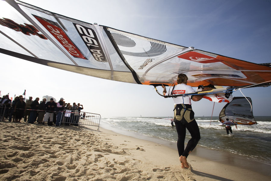 S07 ls Albeau heads out Albeau heads out