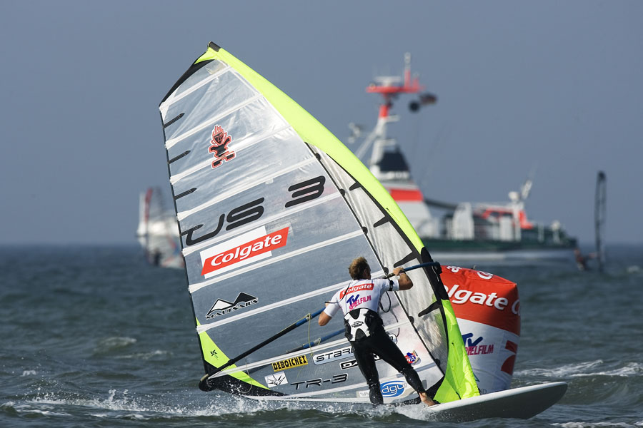 S07 sl Kevin Pritchard at the inside mark Kevin Pritchard at the inside mark