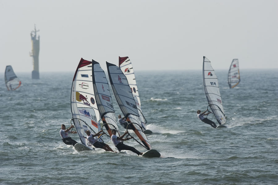 S07 sl light wind action Light wind action