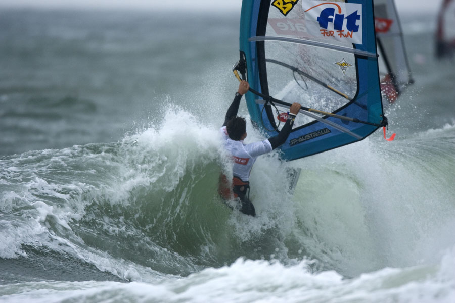 S07 fs Ian Mouro Lemos the wrong side of the bowl Ian Mouro Lemos the wrong side of the bowl