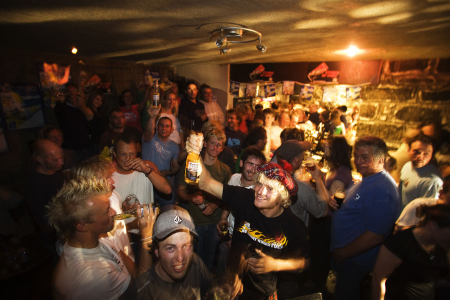 T07 ls Party night at the Tiree Lodge Party night at the Tiree Lodge