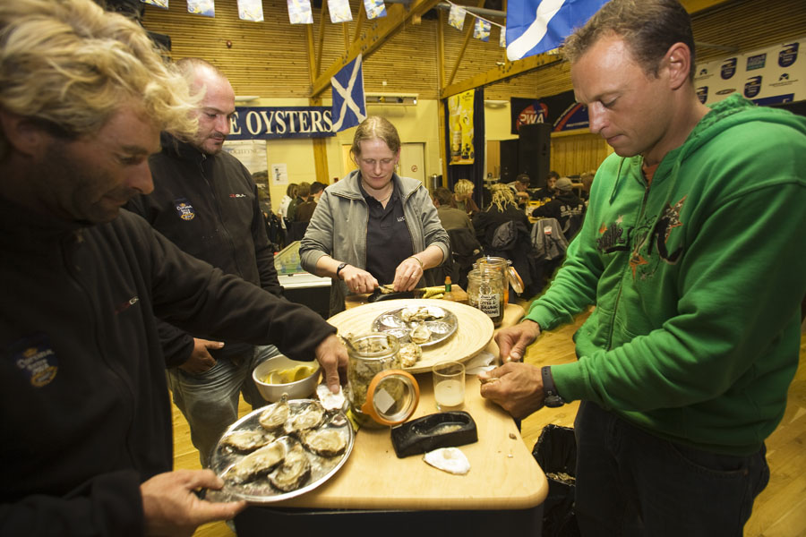 T07 ls Peter Volwater gets stuck in! Peter Volwater gets stuck in!