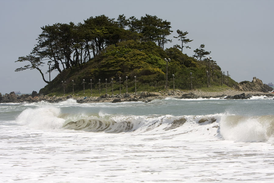 K08 ls Waves here at JinHa Beach Waves here at JinHa Beach