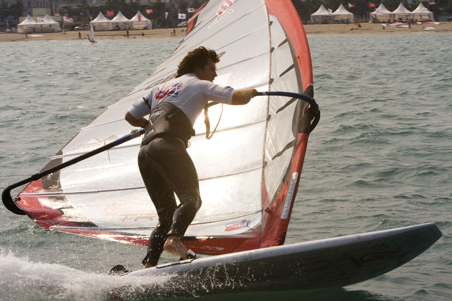 K08 sl Dan Ellis gybes Dan Ellis gybes