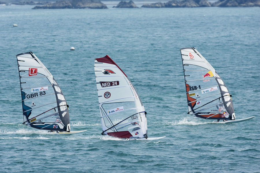 K08 sl Volwater, Williams and Dagan line up Volwater, Williams and Dagan line up