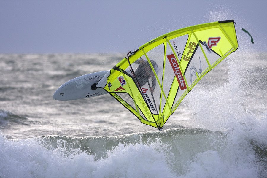 Victor Fernandez back side air
