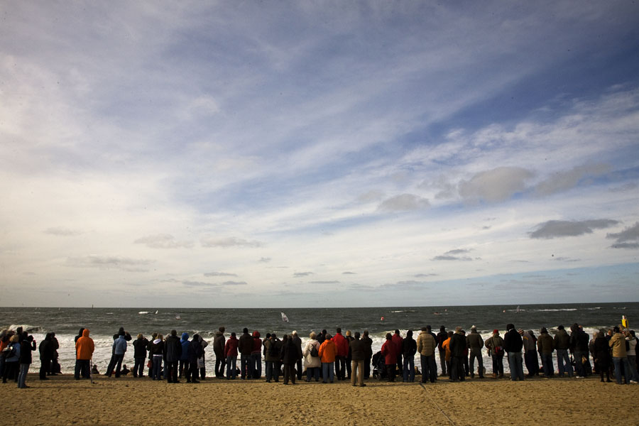 Crowds gather for the last race