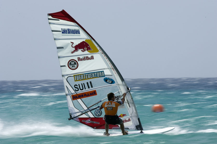 F08 sl Dunkerbeck speeds home Dunkerbeck speeds home