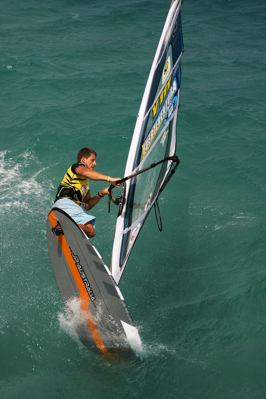 F08 fs Ricardo Campello action Ricardo Campello action