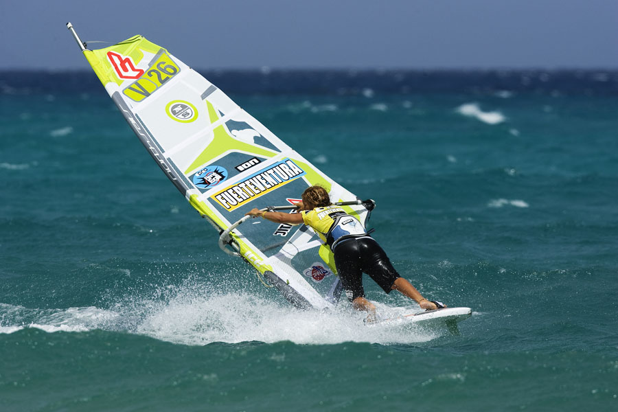 F08 fs Yoli in action Yoli in action