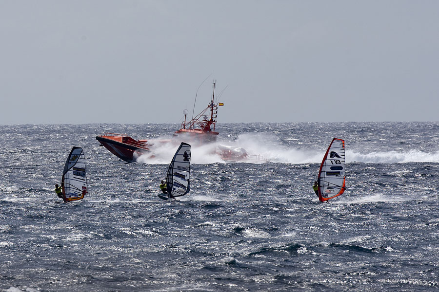 GC09 sl Setting up for the start line Setting up for the start line