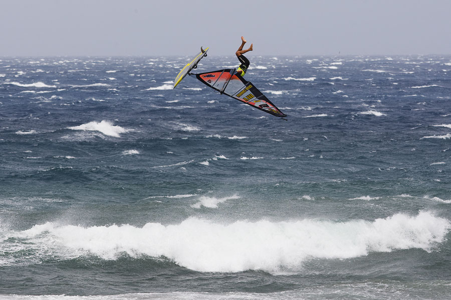GC09 wv Ricardo Campello goes over the handle bars Ricardo Campello goes over the handle bars
