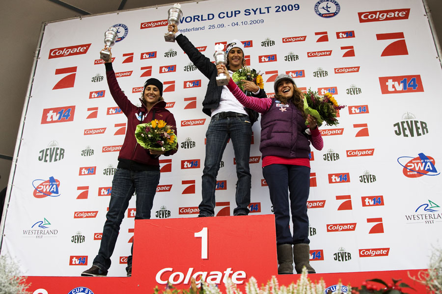 S09 ls Iballa wins the waves here in Sylt Iballa wins the waves here in Sylt