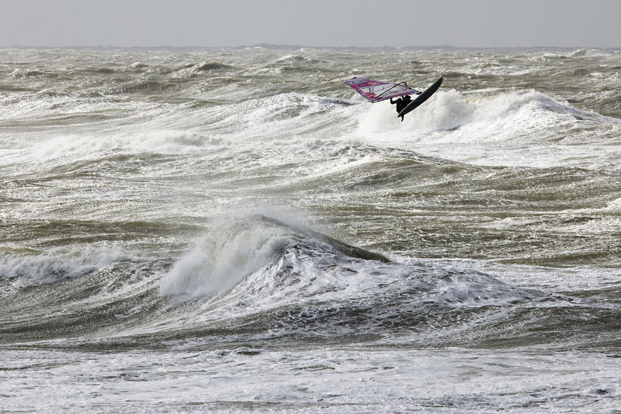 S09 wv Fernandez sets up Fernandez sets up