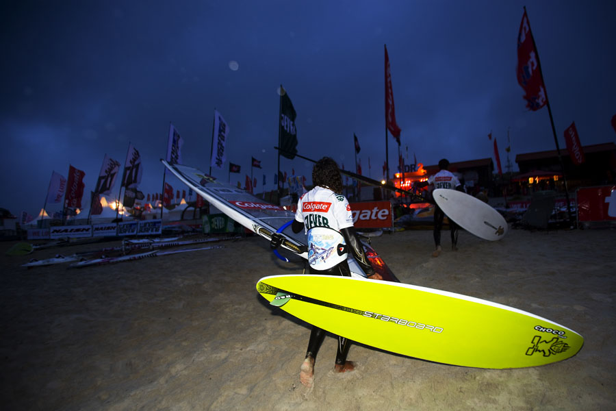 S09 ls A late finish for the freestyle final A late finish for the freestyle final