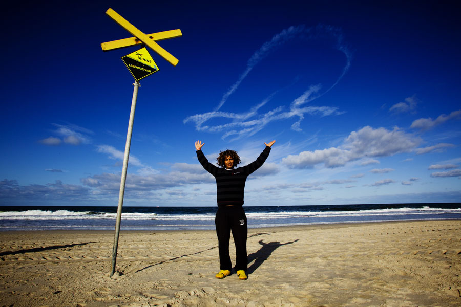 S09 ls Boujmaa playing with clouds Boujmaa playing with clouds