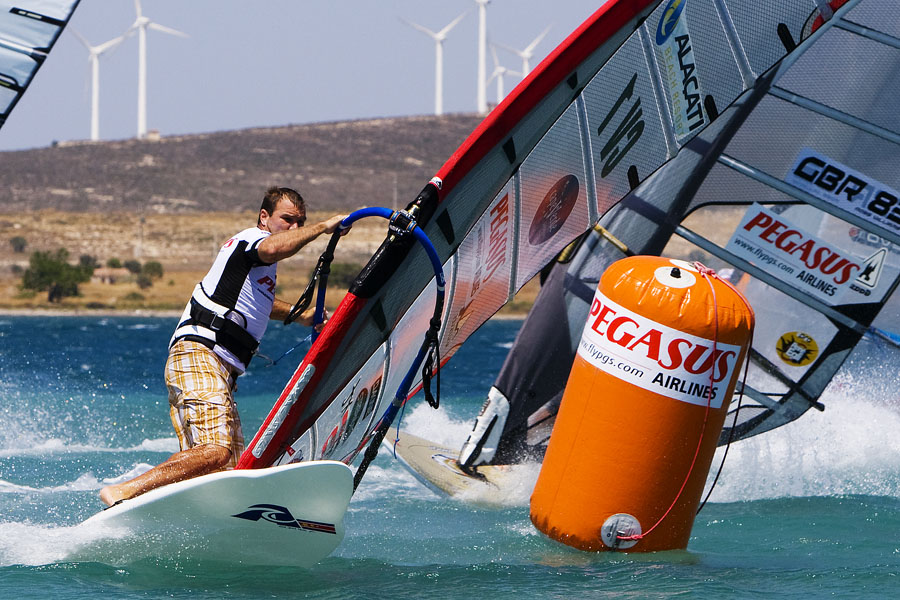 T09 sl Josh Angulo in the mix Josh Angulo in the mix