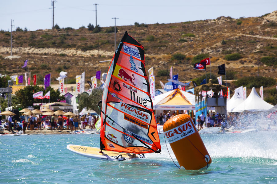 T09 sl Dunkerbeck over the line Dunkerbeck over the line