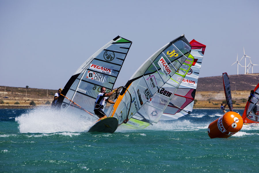 T09 sl Buzianis at the mark Buzianis at the mark