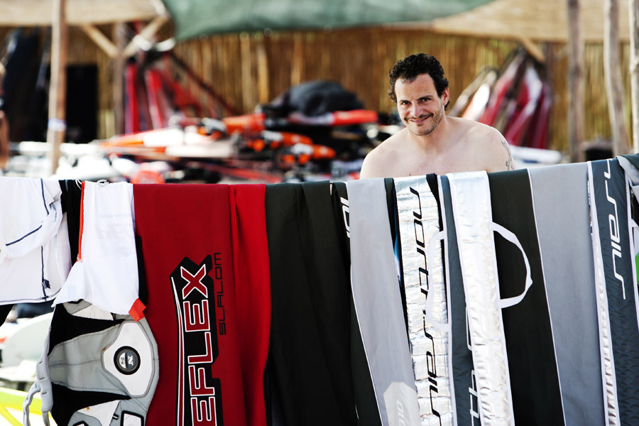 T10 ls Diethelm in the rigging area Diethelm in the rigging area