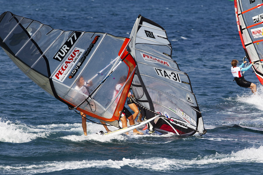 T10 sl Chaos in the women's fleet Chaos in the women's fleet