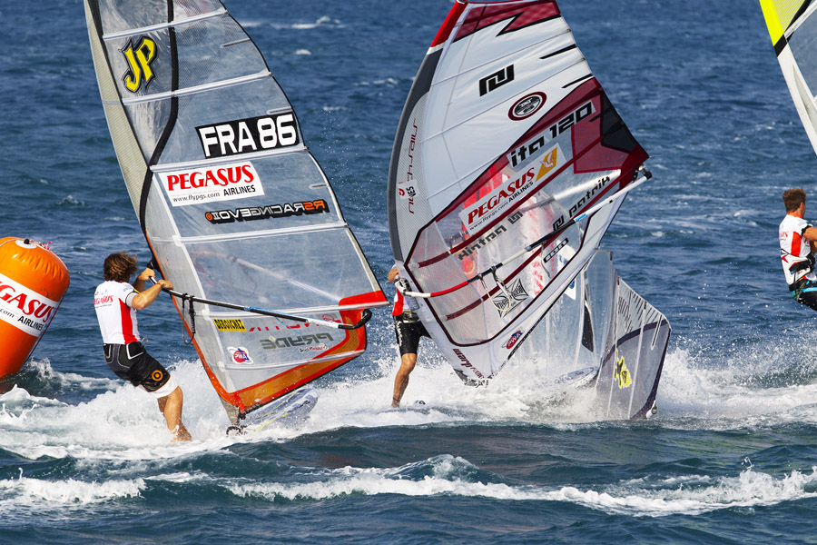 T10 sl No way through for Diethelm Diethelm crashes into Icingir