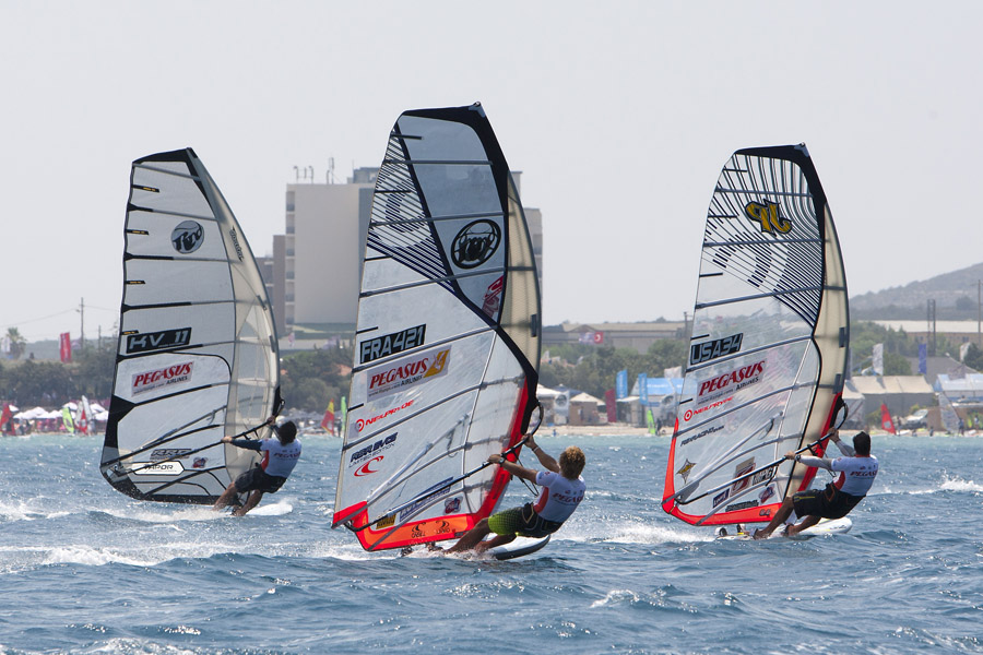 T10 sl Quentel chases Buzianis Quentel chases Buzianis