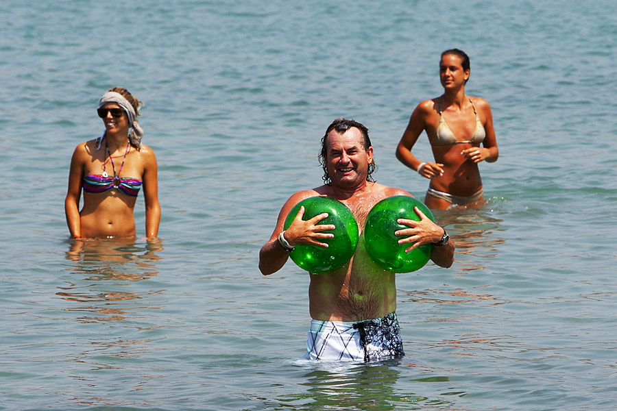 T10 ls The 'Hoff' having fun The 'Hoff' having fun