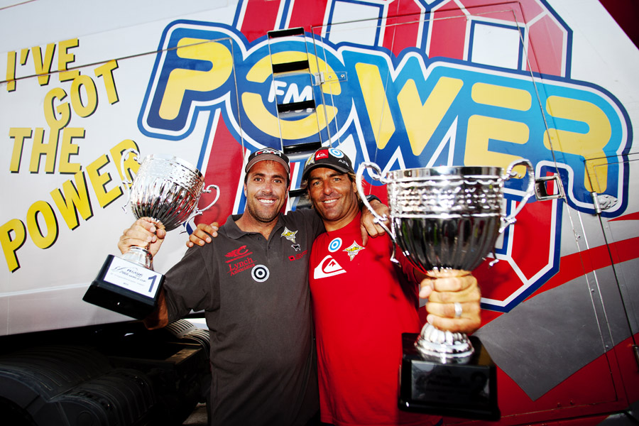 T10 ls Buzianis and Albeau celebrate Buzianis and Albeau celebrate