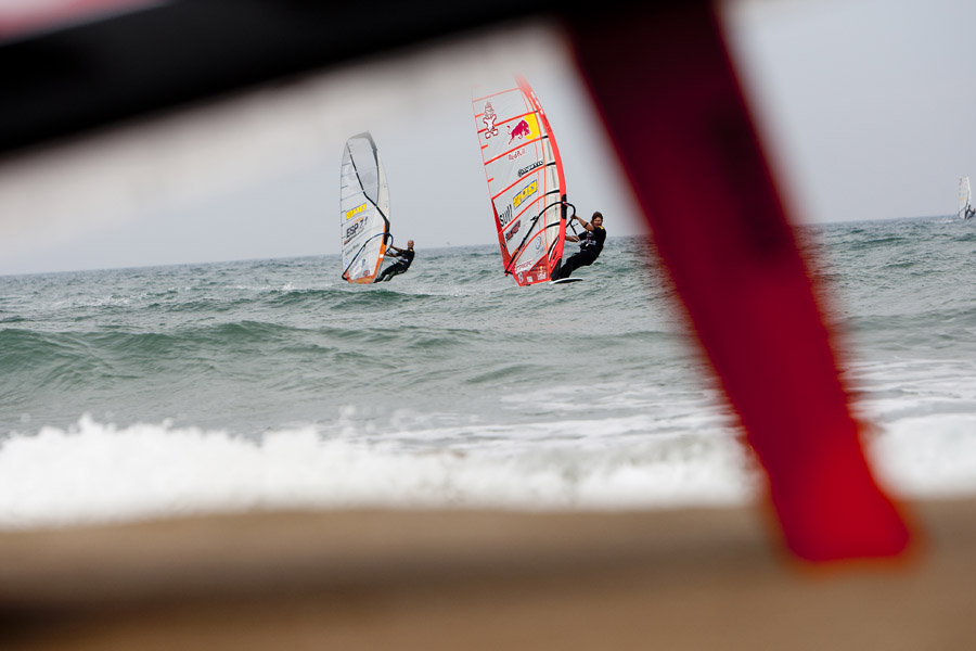 CB10 ls Dunky checking the conditions Dunky checking the conditions