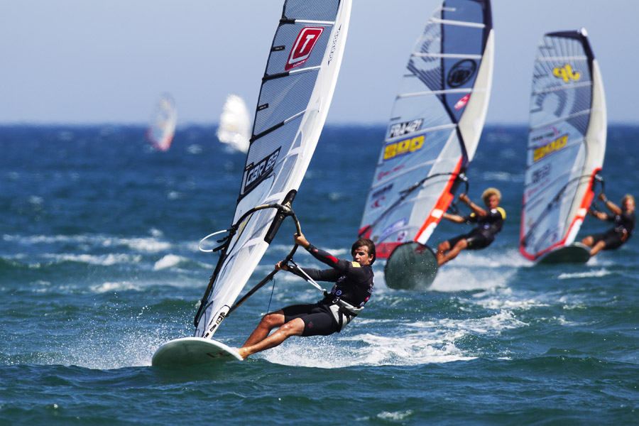 CB10 sl Ross Williams leads the pack Ross Williams leads the pack