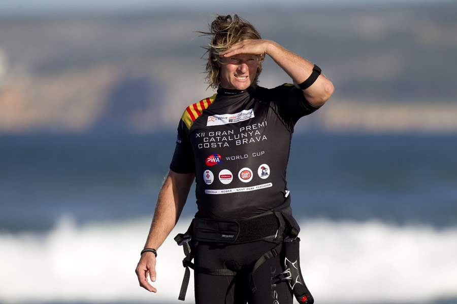 CB10 ls Dunky on lookout duty Dunky on lookout duty