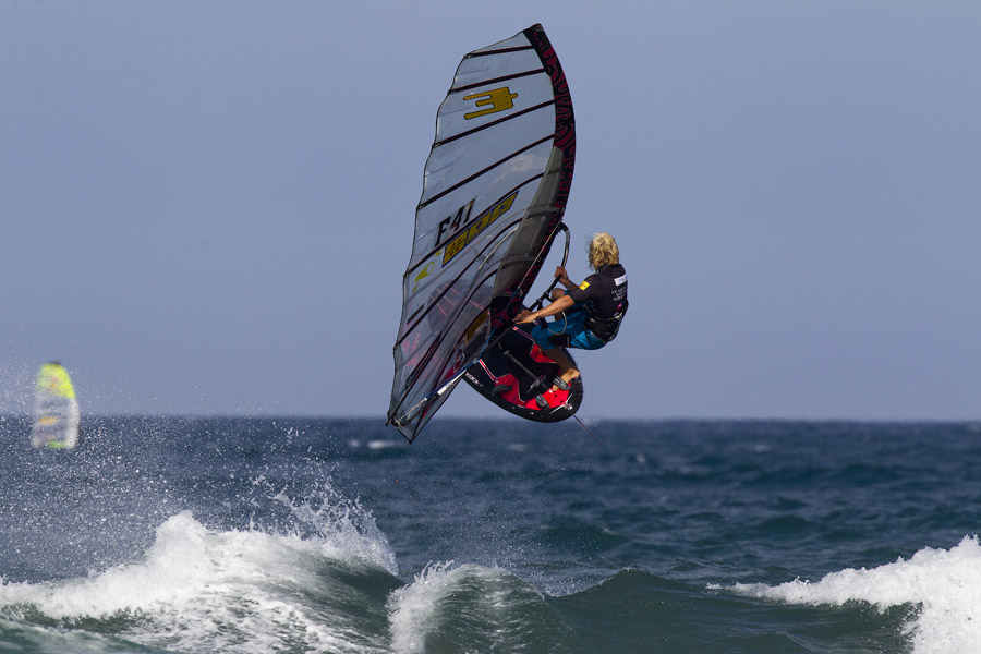 CB10 sl Jules Denel takes off Jules Denel takes off