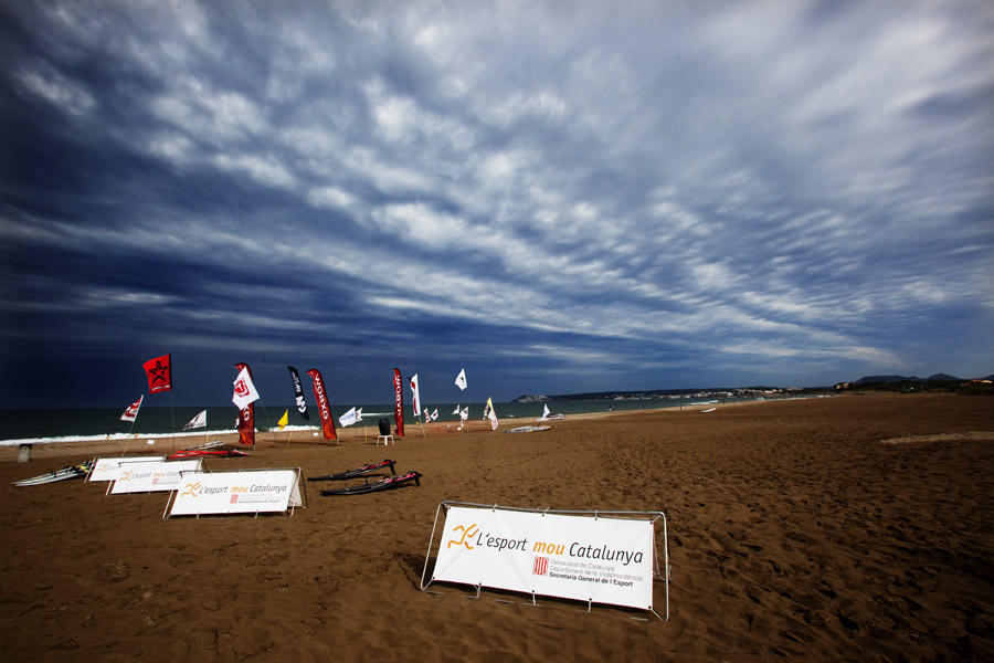 CB10 ls On standby here in Costa Brava On standby here in Costa Brava