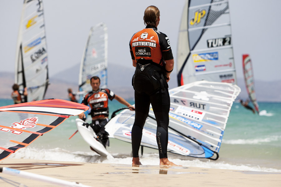 F10 ls Dunkerbeck on standby Dunkerbeck on standby