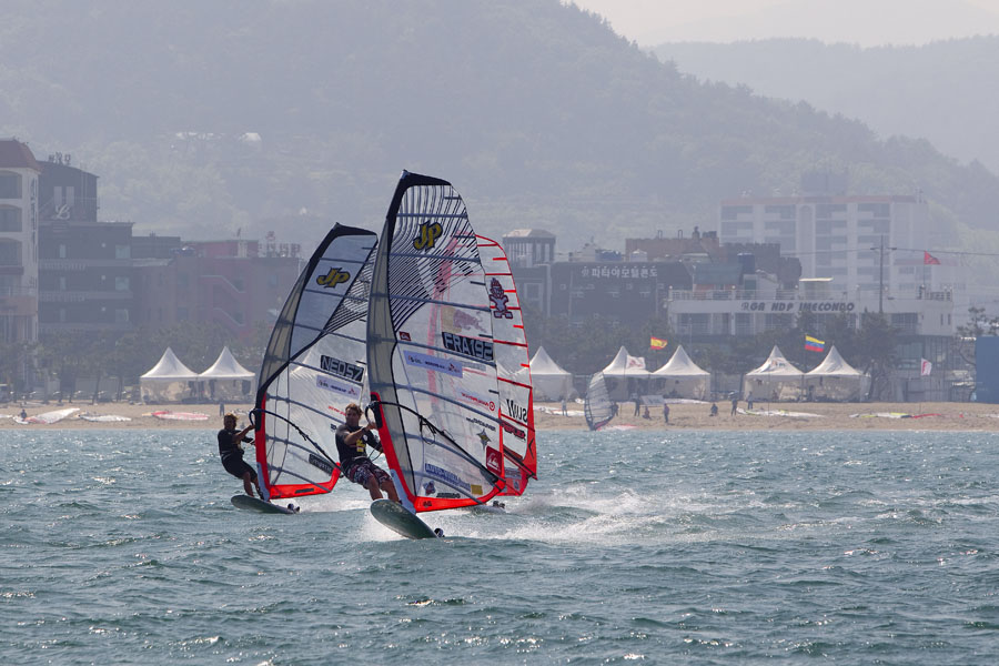 K10 sl Albeau out in front Albeau out in front